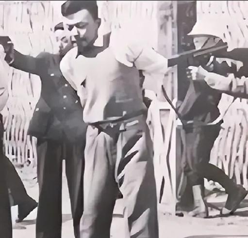 1941年，宋更新被捕，敌人将他押到荒凉地枪杀，他身中三枪，未死。敌人走后，他爬