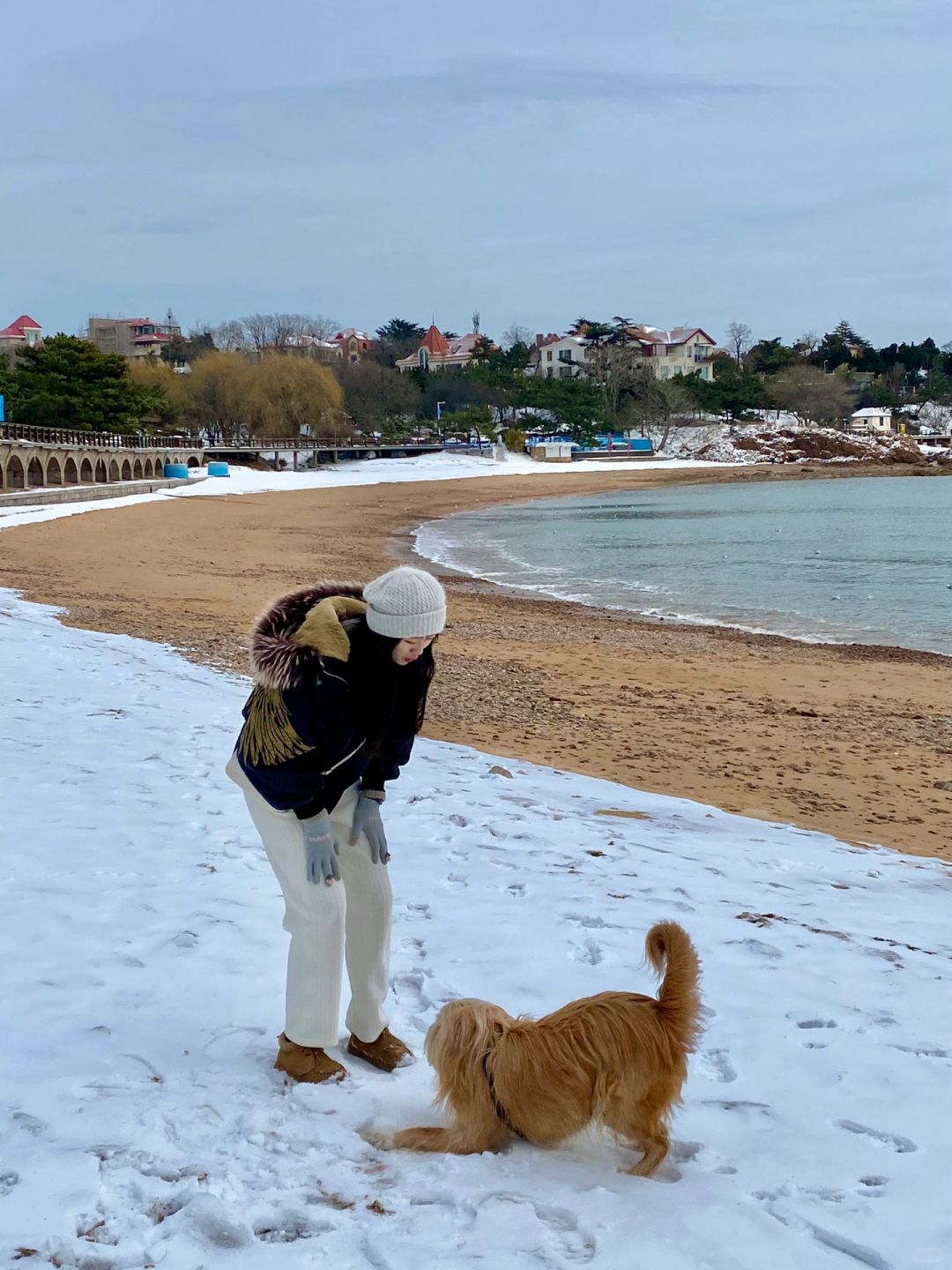 雪落沙滩❄️青岛下雪后的海边真的是美哭了😭