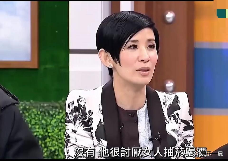 吴君如说“我记得我有几次跟陈可辛约会。他其实很讨厌女人抽烟喝酒、打牌、打麻将，他
