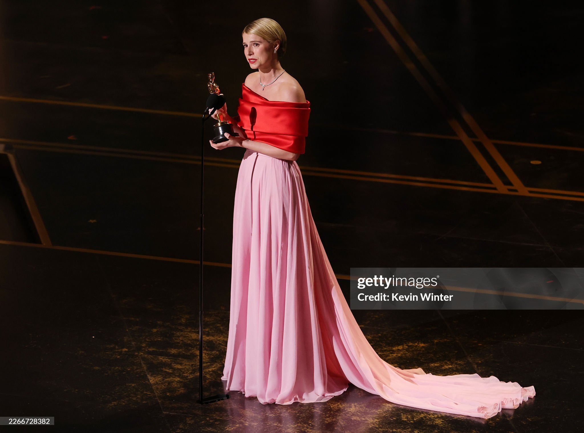 第 98 届奥斯卡金像奖最佳女主角 ：杰西·巴克利《哈姆奈特》Jessie Bu