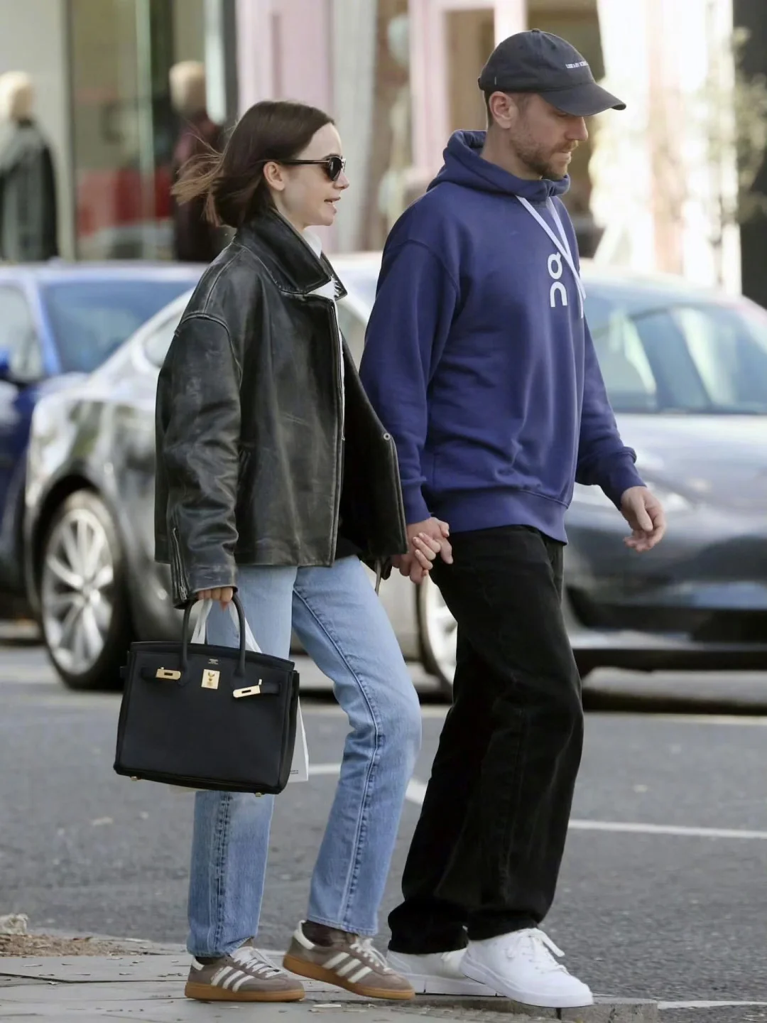 Lily Collins 和丈夫外出购物街拍！