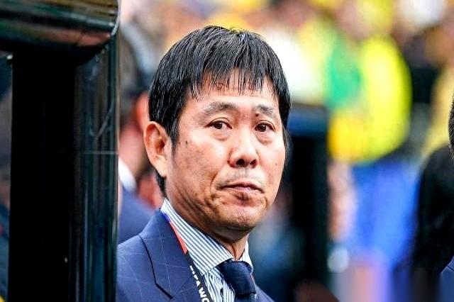 日本队主教练森保一，赛前对着全世界的镜头，一字一句地说：“我们是来拿冠军的。”