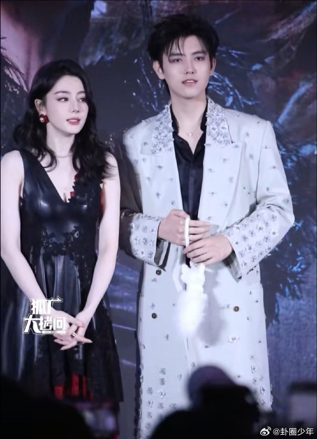 迪丽热巴陈飞宇黑白配迪丽热巴、陈飞宇一黑一白，同框即画报！！气场适配度拉满，清冷