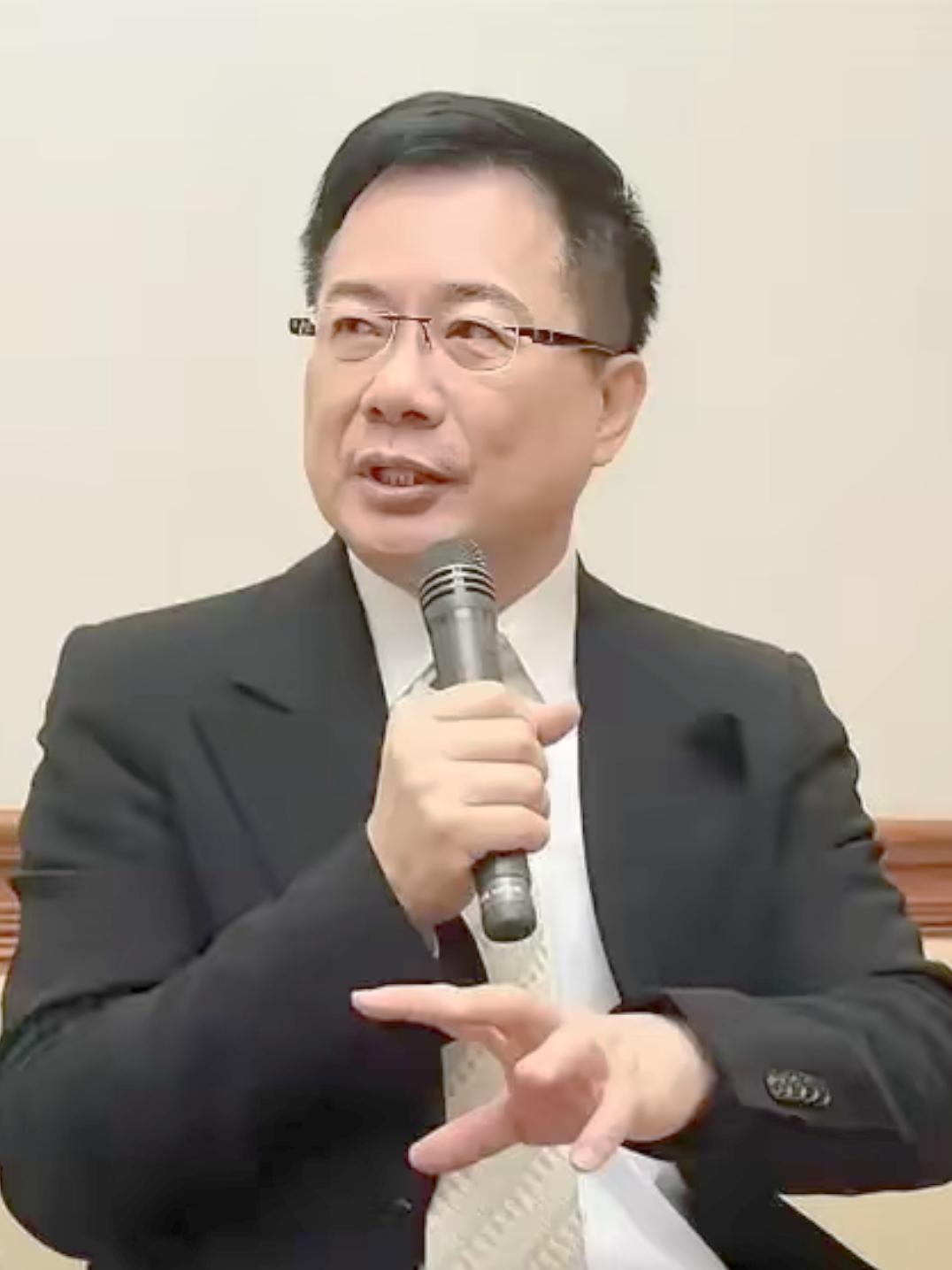 蔡正元说：雄而不霸的结果，注定在国际上是不会有真正朋友的。因为不霸者没人怕，没人