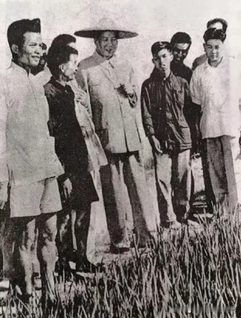 致敬伟人！心存善念。伟人恩德，永世不忘。一人苦劳，万人受益。中华儿女，代代相传！