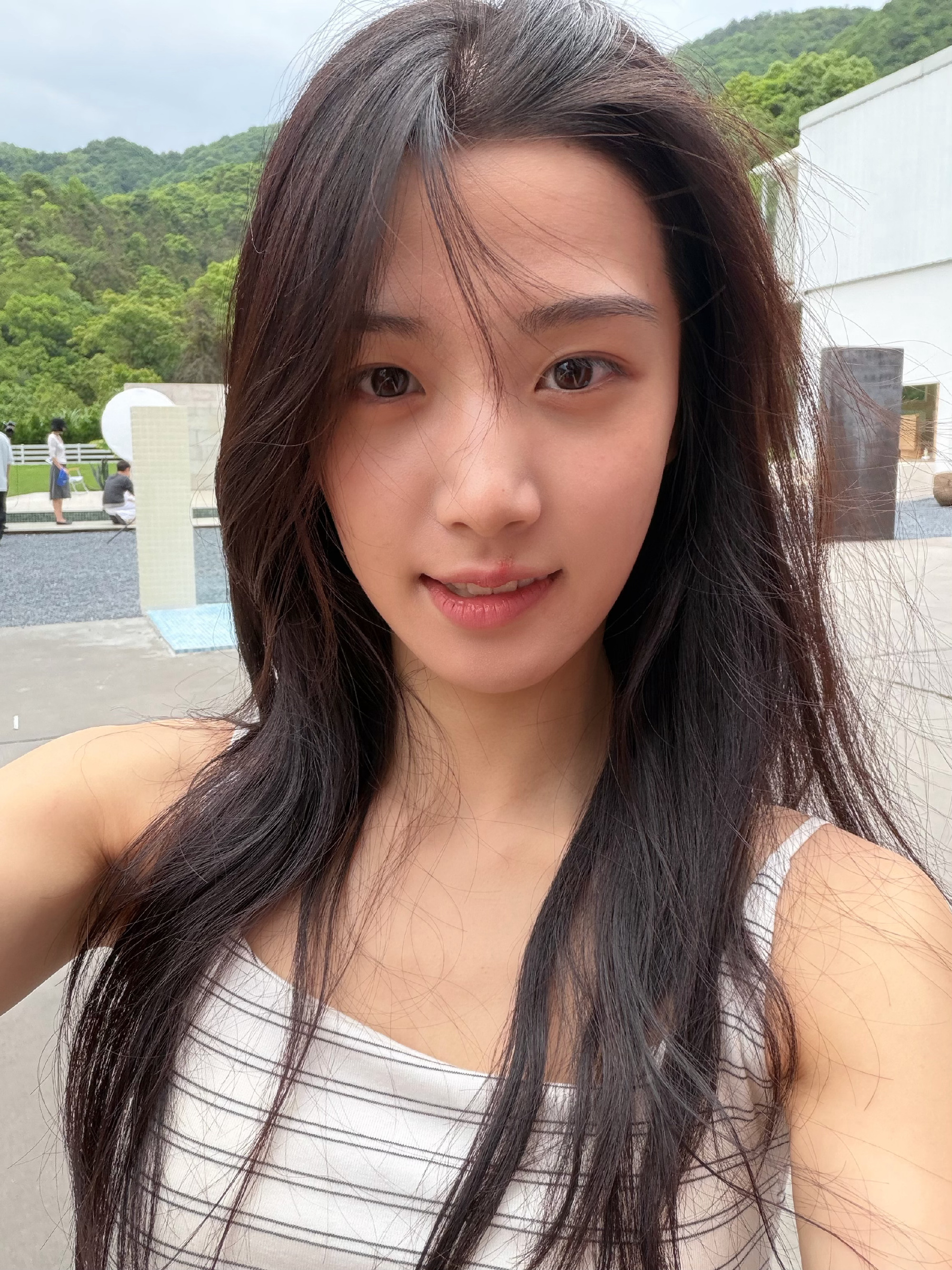 卢昱晓这嘴咋了？疱疹吗？