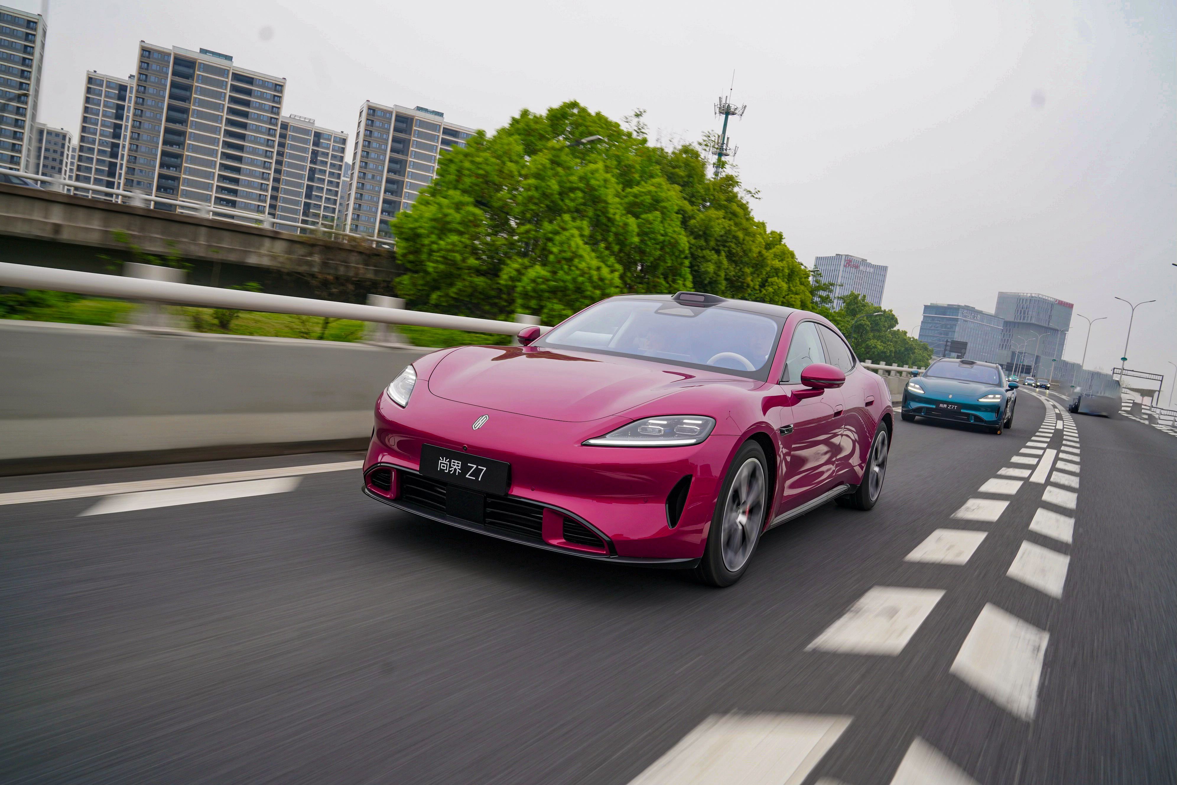 尚界Z7动态评测试驾尚界Z7最戳我的，是“人车合一”的真实驾控感。华为途灵平台加