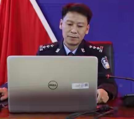 贵州贵定县，管公共安全的吴举锋，被开了！

1976年1月出生的人，没想到挺he