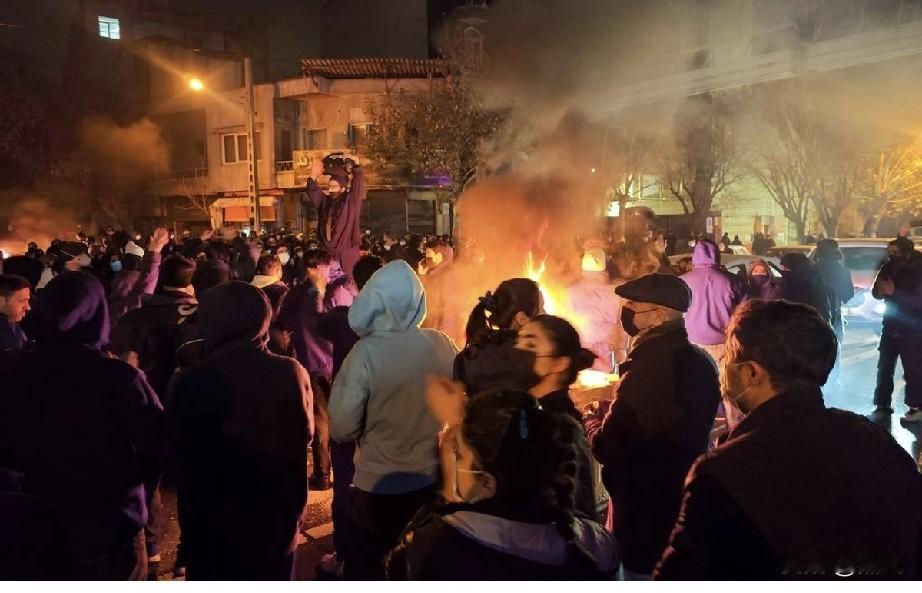 倒计时！英媒曝特朗普已决定对伊动武 时机规模待定
 

路透社援引欧洲官员及以色