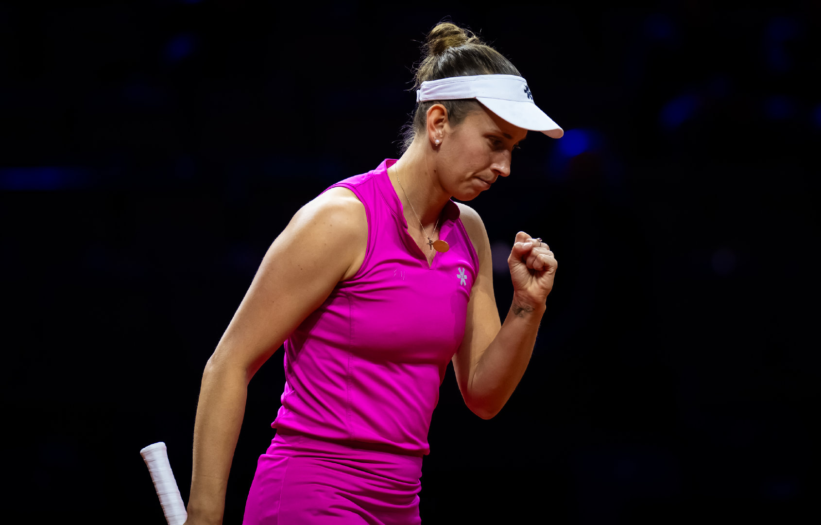 WTA500斯图加特站，梅尔滕斯以6-3 6-4完胜本土外卡赛德尔，晋级次轮将战