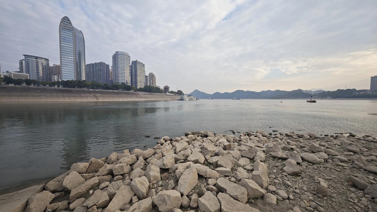 宜昌长江边的模样