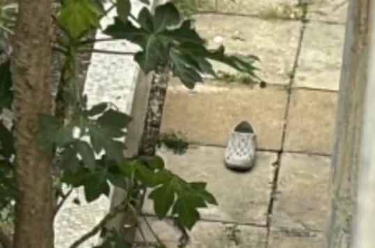 香港82岁大爷坠亡，同住56岁女子家中身亡