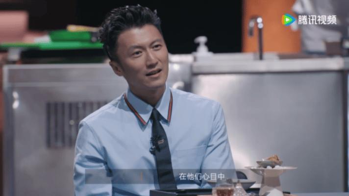 金融女转行厨师十年未获父母认可 看《一饭封神》里小花的经历，真的很佩服她的倔强！