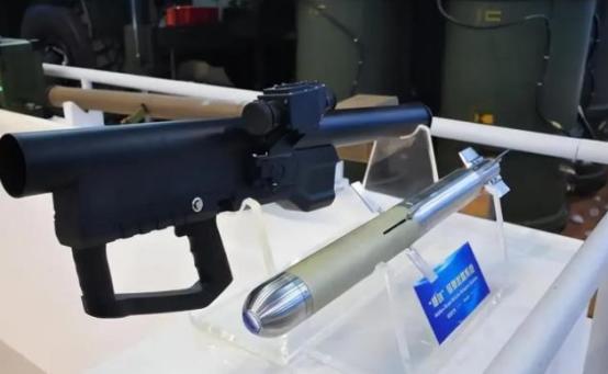 美军最恐惧的噩梦来了！中国“袖箭”导弹震惊全球，3万元一发重量不足4公斤，仅有黄