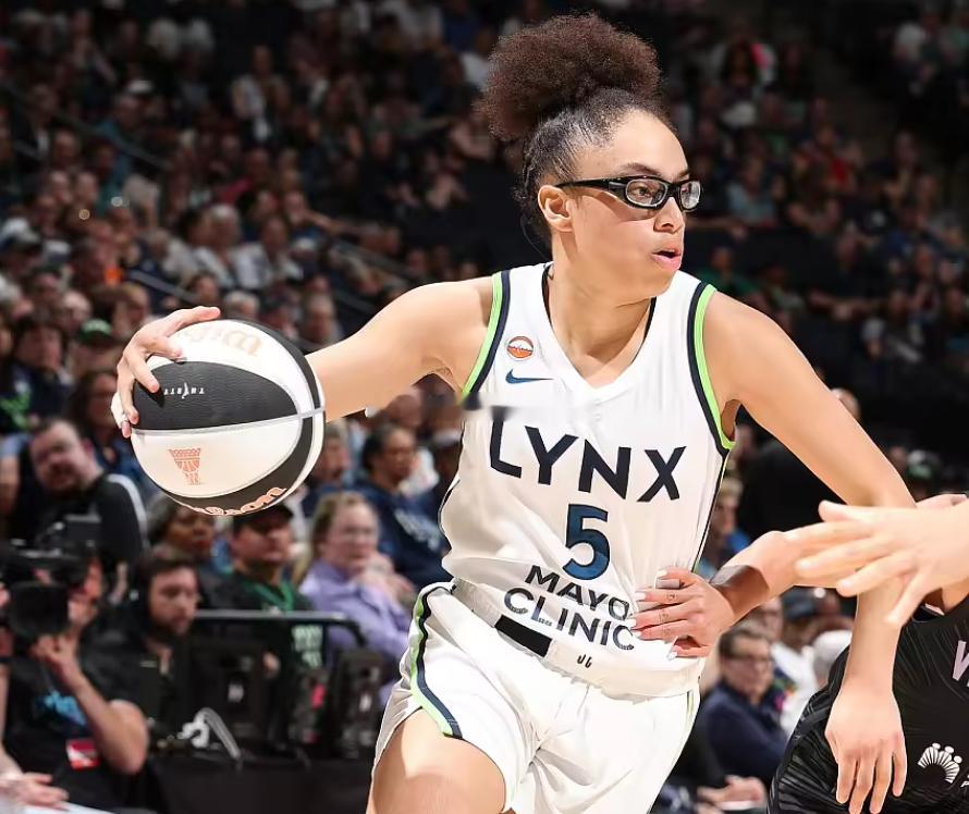 WNBA常规赛今天继续进行，山猫队以100-93战胜多伦多节奏。本场比赛山猫队新