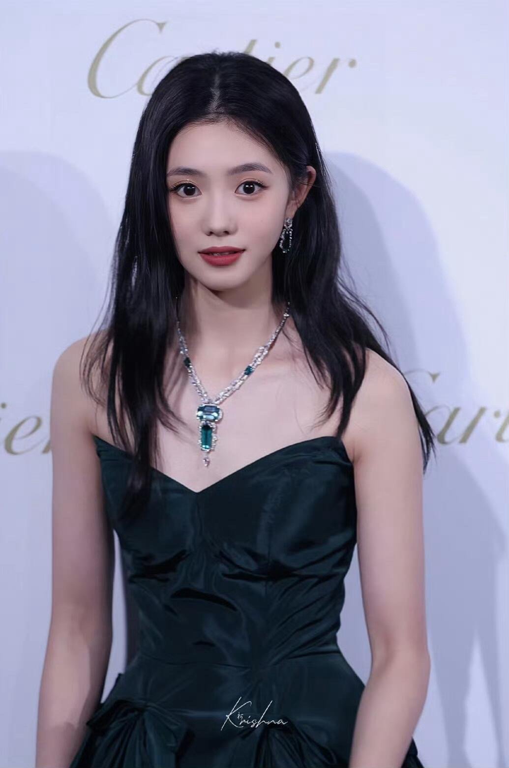 刘浩存的美貌，是让人直接忽略珠宝的程度💎🌹 