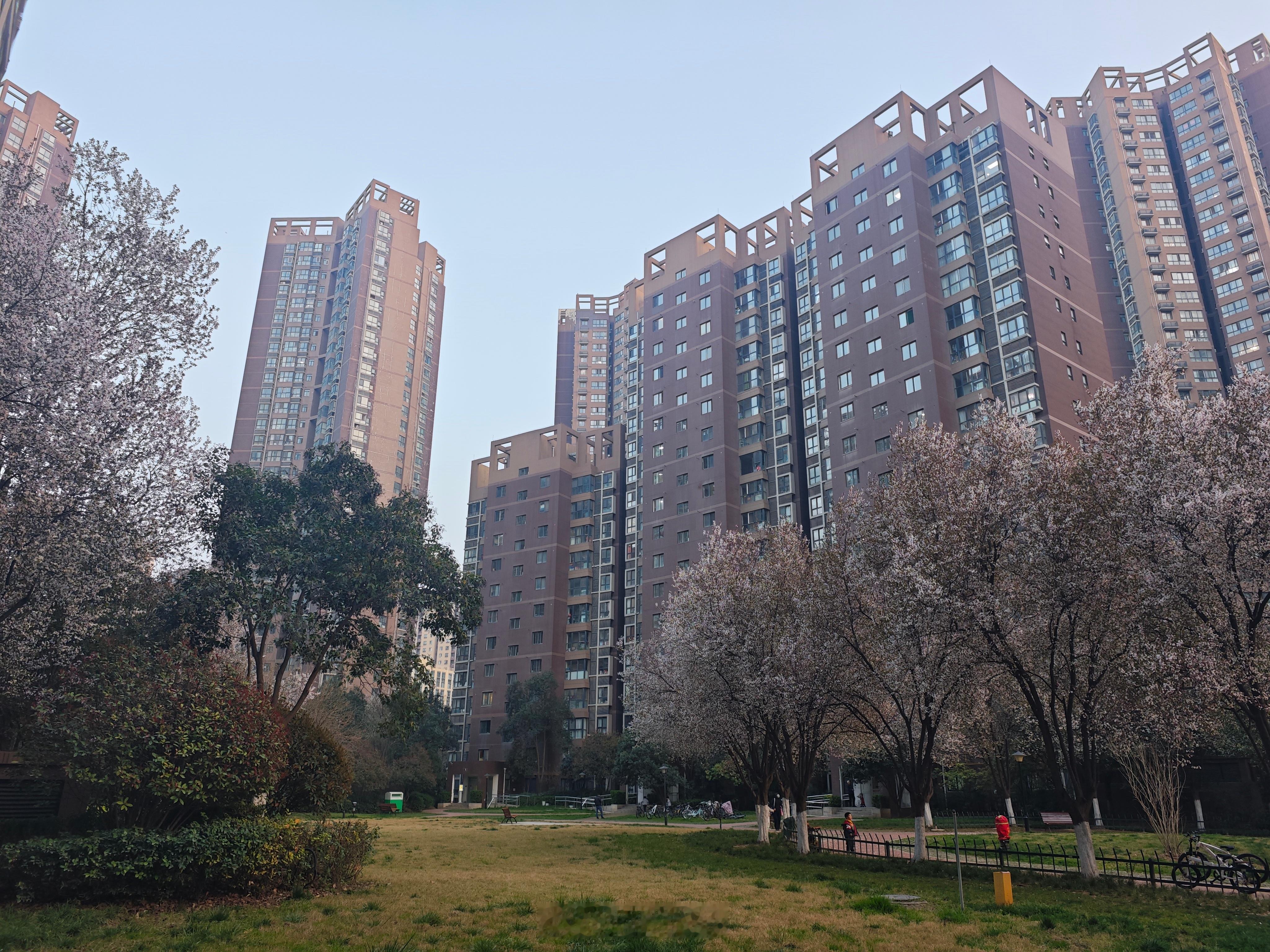 【北京4月二手房网签超1.6万套】北京二手房成交创5年同期新高 继“金三”北京二