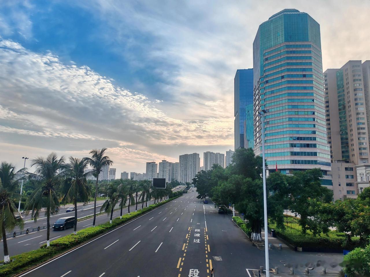 封关了，豪车白菜价，看看有多便宜，起码省了40%以上。免税带来的价差，实在是太诱