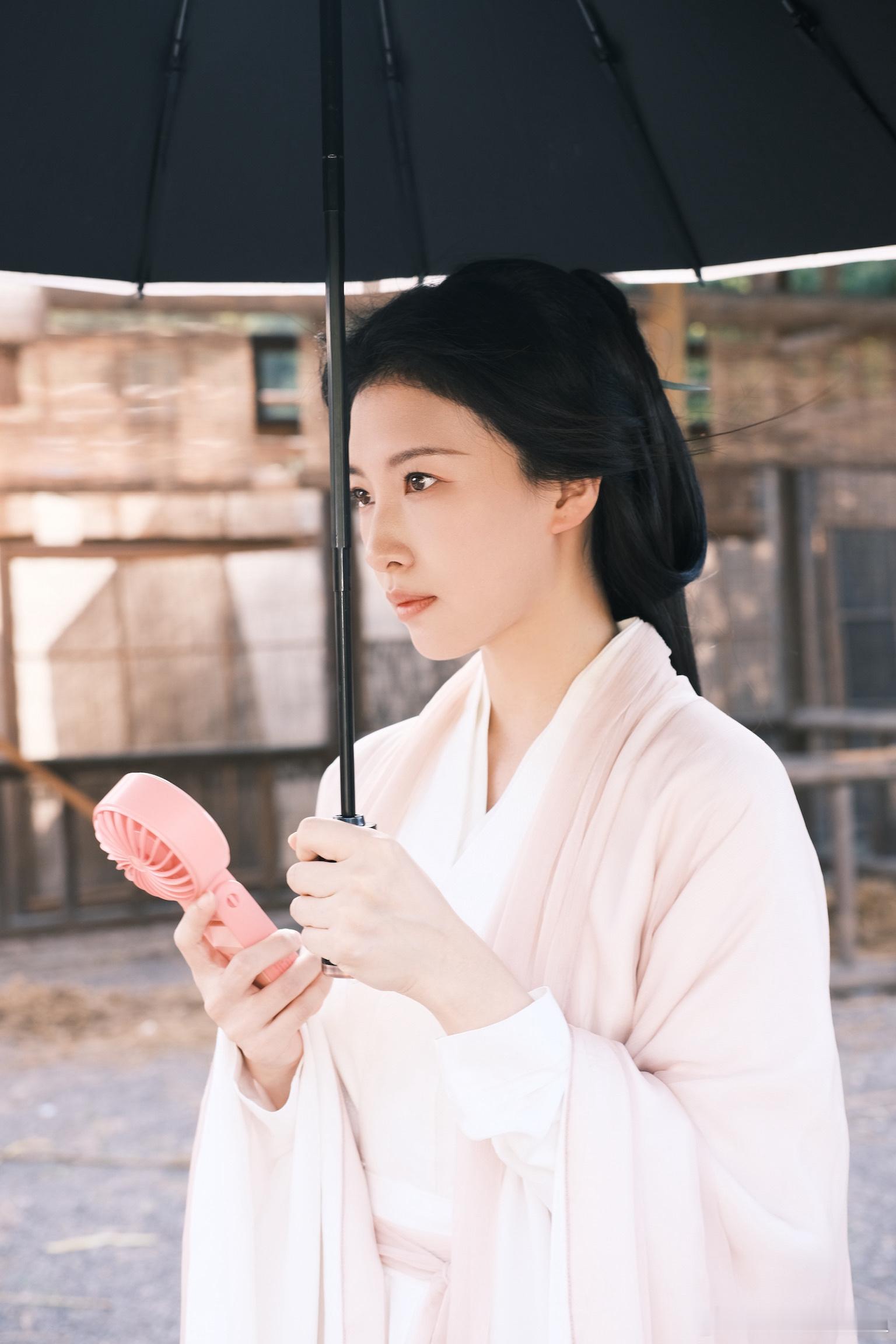 花絮来一波💕 咱家小公主👸超可爱！一笑随歌杜雨宸韦清钰杜雨宸[超话] ​​​