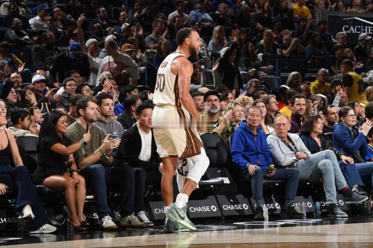 勇士今日在主场120-127不敌森林狼。全场比赛，库里28投14中、其中三分15