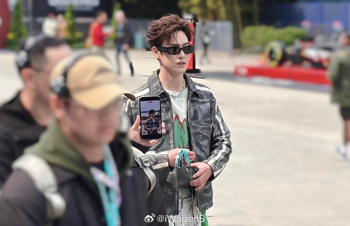 李昀锐F1活动新路透来了！小林状态真的太好了！李昀锐F1赛车服造型