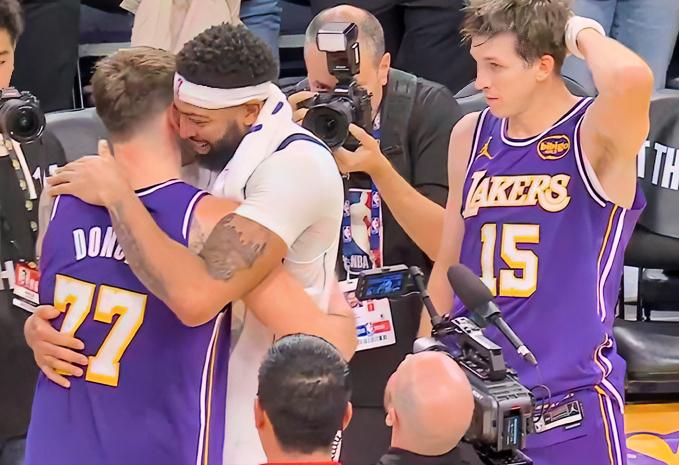 湖人继续高歌猛进，独行侠让人惋惜！
看完本场比赛最大感受这是一场于湖人而言非常有