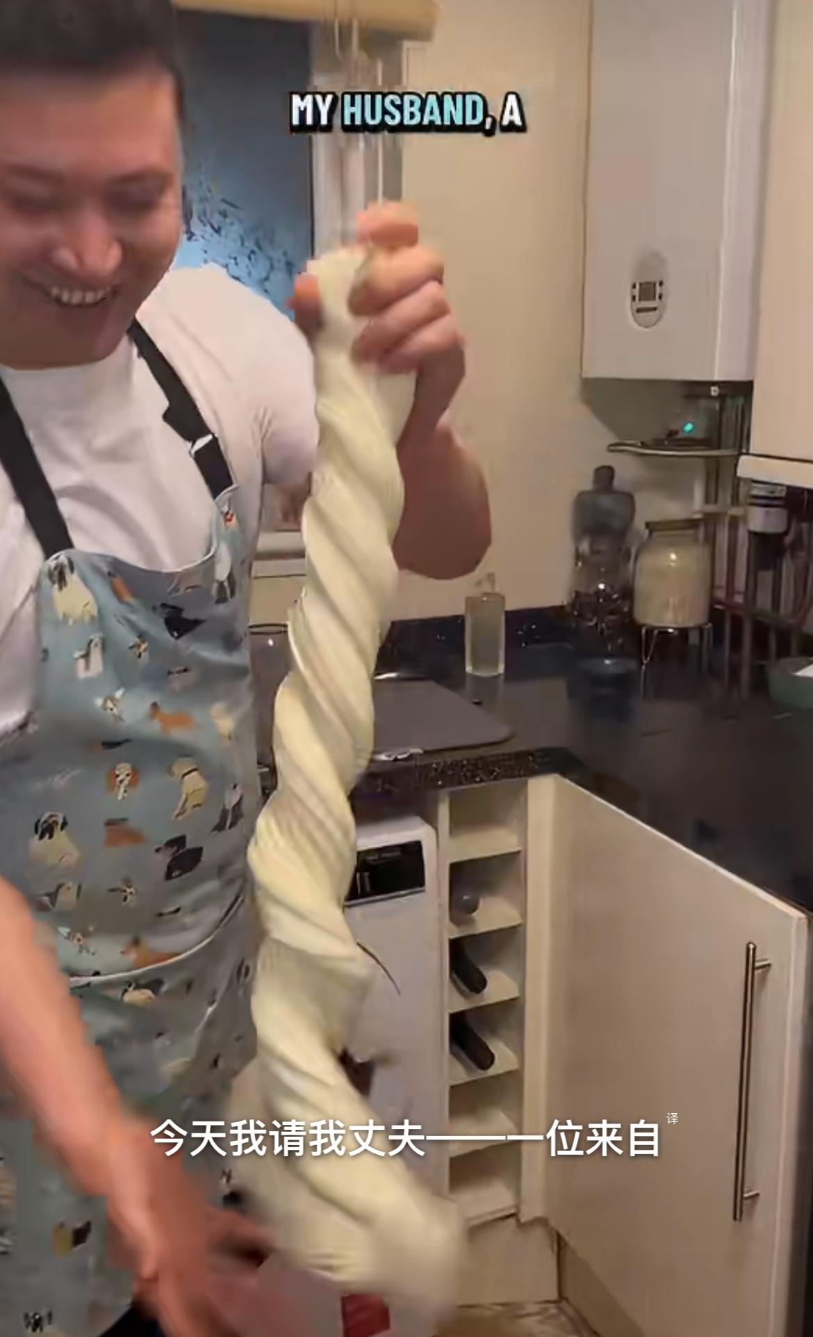 神奇的是，不论男女找了老外的对象，都会化身为厨子给全家人做饭，这是一种流量密码吗