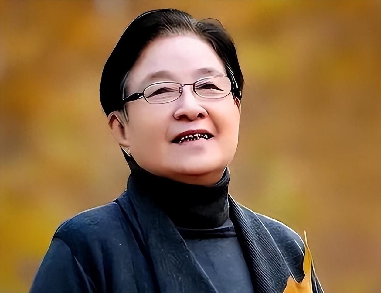 谷建芬四个徒弟，如今活成了四种日子：有人谢幕，有人瘦到认不出，有人躲去超市买菜