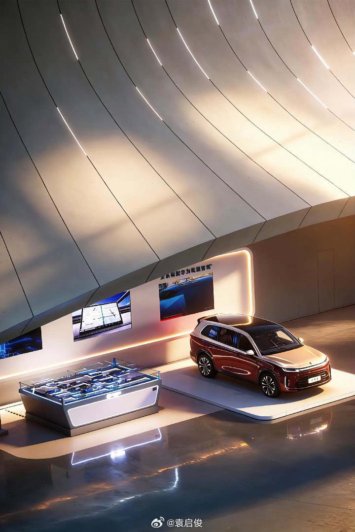 华境的卖点是什么？超大杯、超满足，大概率还会超划算所以看看五菱出手，能把华为那套