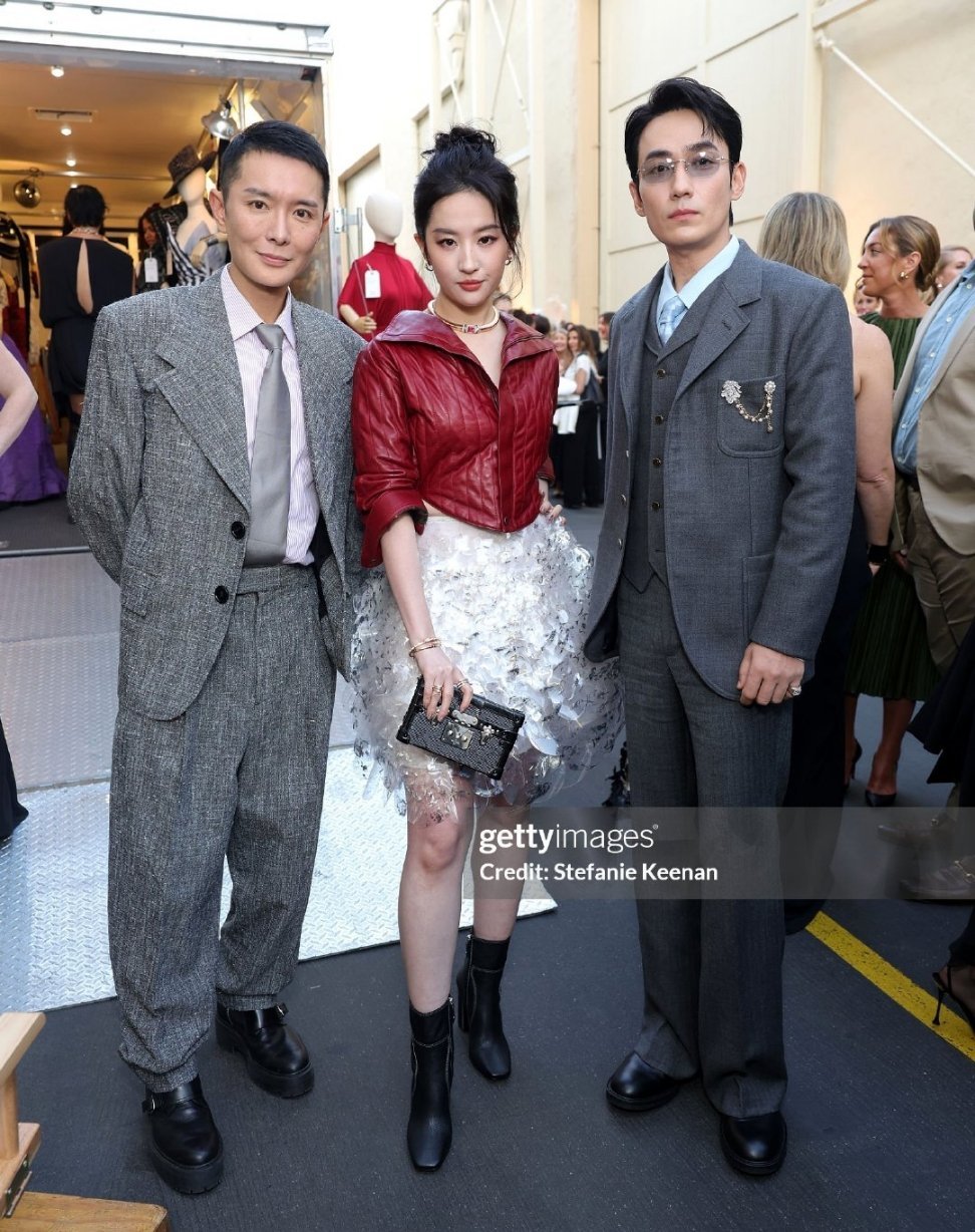 今日美版vogue活动现场👇刘冲 刘亦菲 朱一龙 ​​​