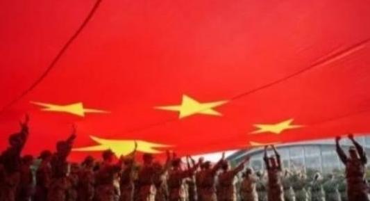 别看如今中国依旧在与日本陷入对峙当中，但从如今中国依旧没有选择从日撤侨来看，或许