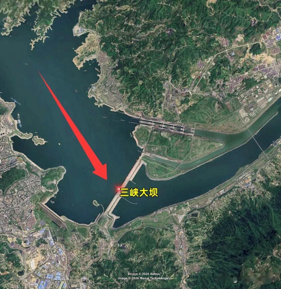 长江缺水、鄱阳湖见底！三峡水库20亿吨淤沙，为何不趁机清理？
有人说长江中下游旱