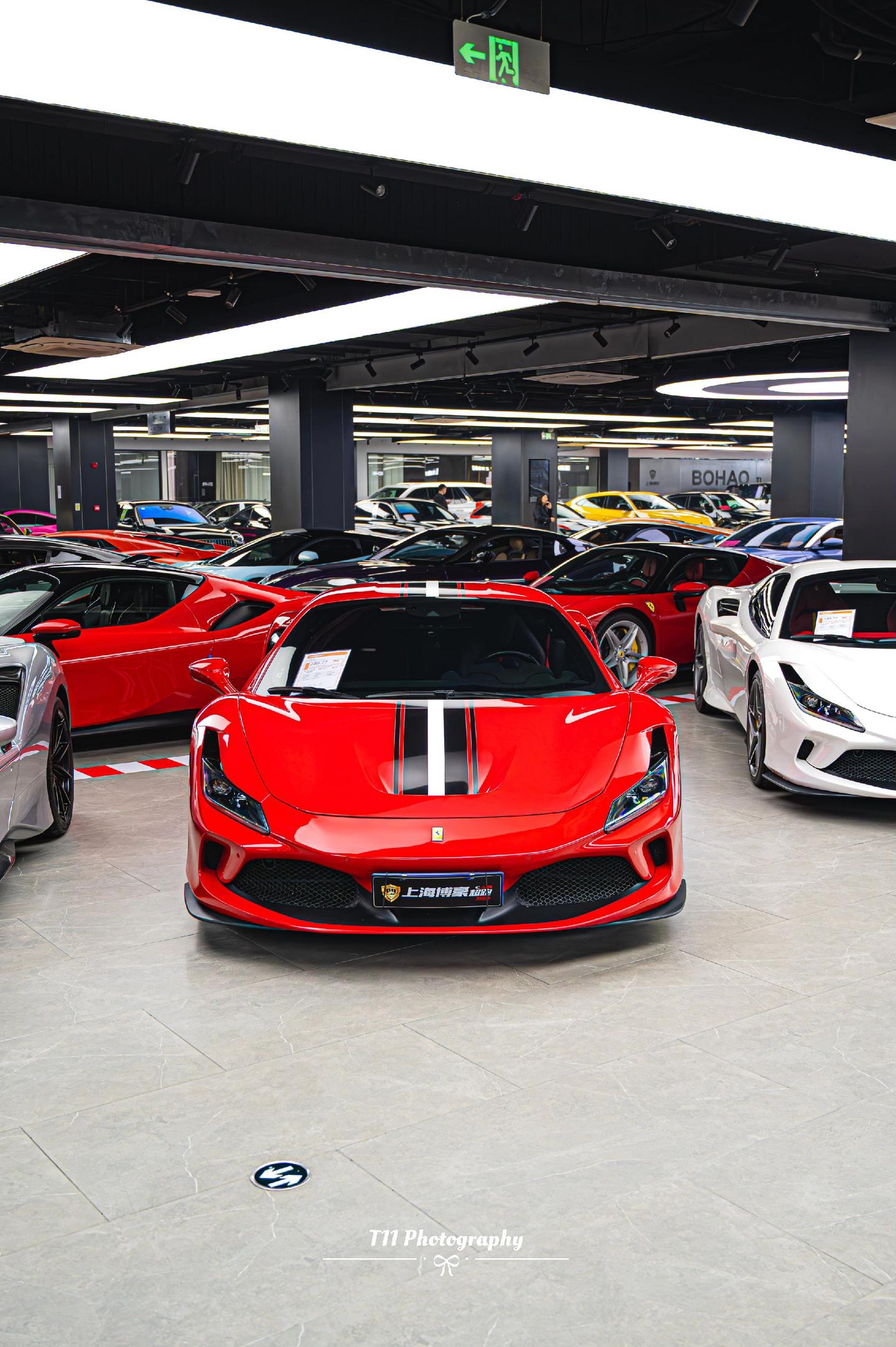 经典红色外观的法拉利F8。Ferrari F8 Tributo    ...