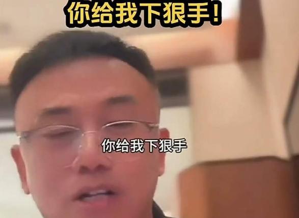 6月4号晚上，湖南怀化市篮协副主席张昌华喝了点酒，开了场直播。聊的是第二天晚上的