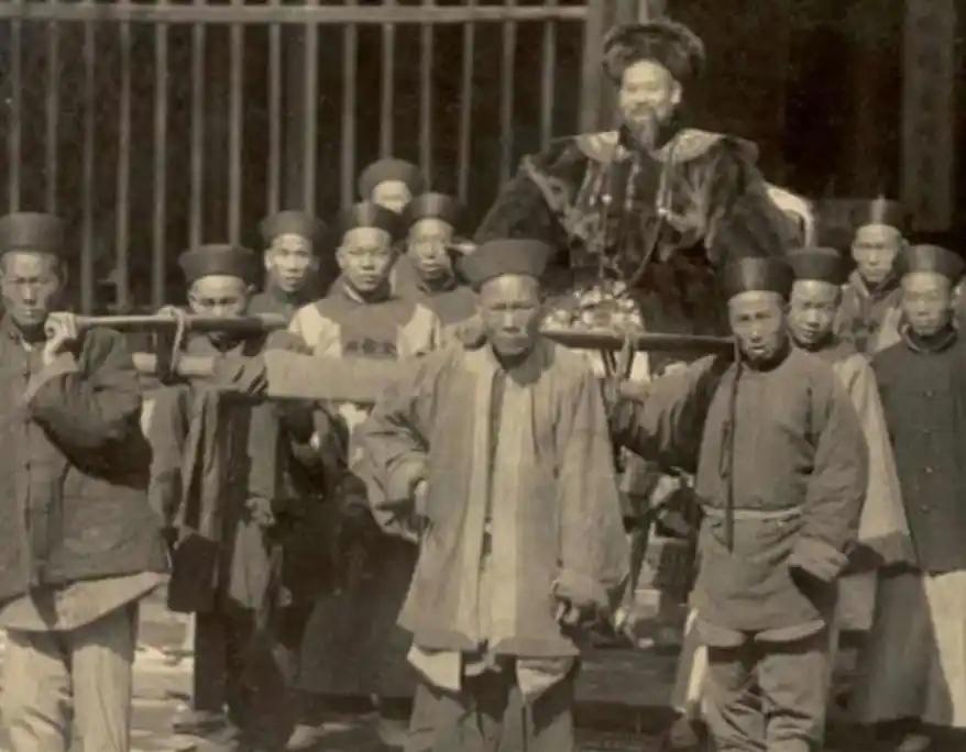 都2026年了，还有人讨论：如果穿越回清朝后宫，该怎么活。再回头看，2019年广