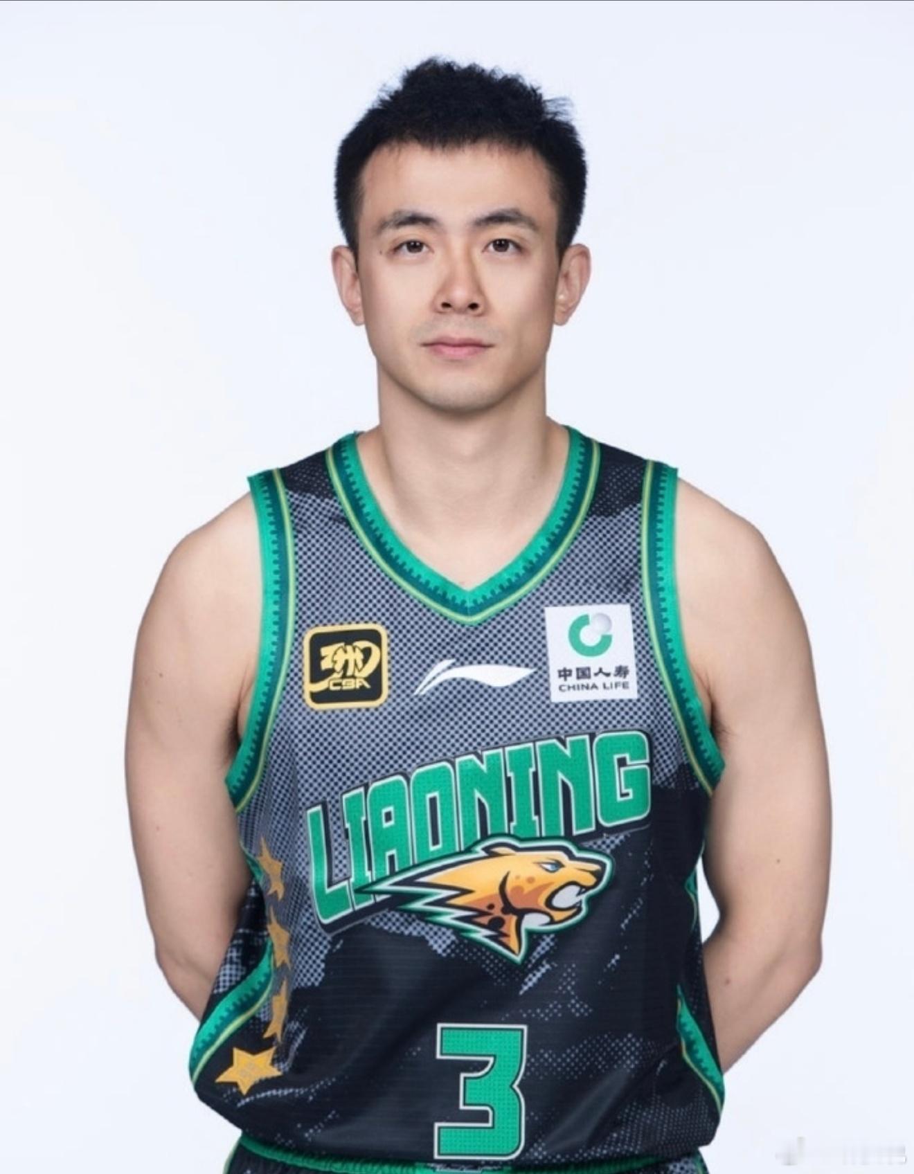 赵继伟四年顶薪续约辽宁男篮   辽篮对忠诚的褒奖，也是继伟最好的生日礼物！赵继伟