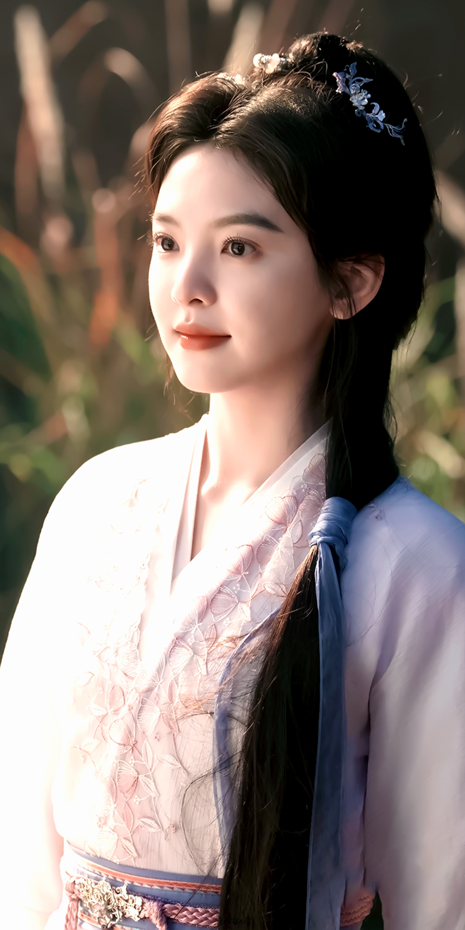 这个系列的造型好萌啊(❁´3`❁)一看就知道她是前大小姐系的侠女www章若楠 《