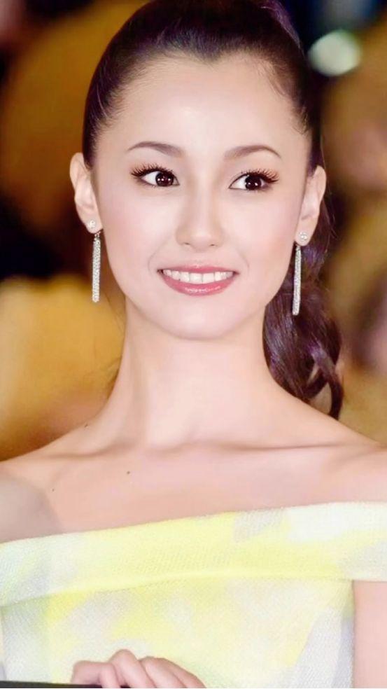 一个月5次，超过按50万一次收费！”2009年，“亚洲第一美人”泽尻英龙华在婚前
