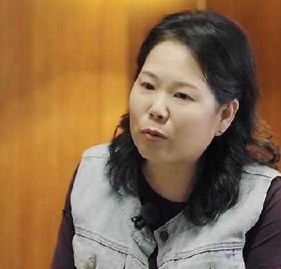 张家齐妈妈，引发热议！

10月18日，张家齐妈妈自曝：买房的钱是花的我们两口子