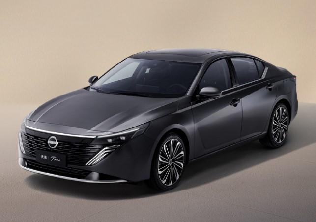 东风日产新款天籁定名“天籁PLUS”，还是熟悉的2.0+cvt，今年四季度上市。