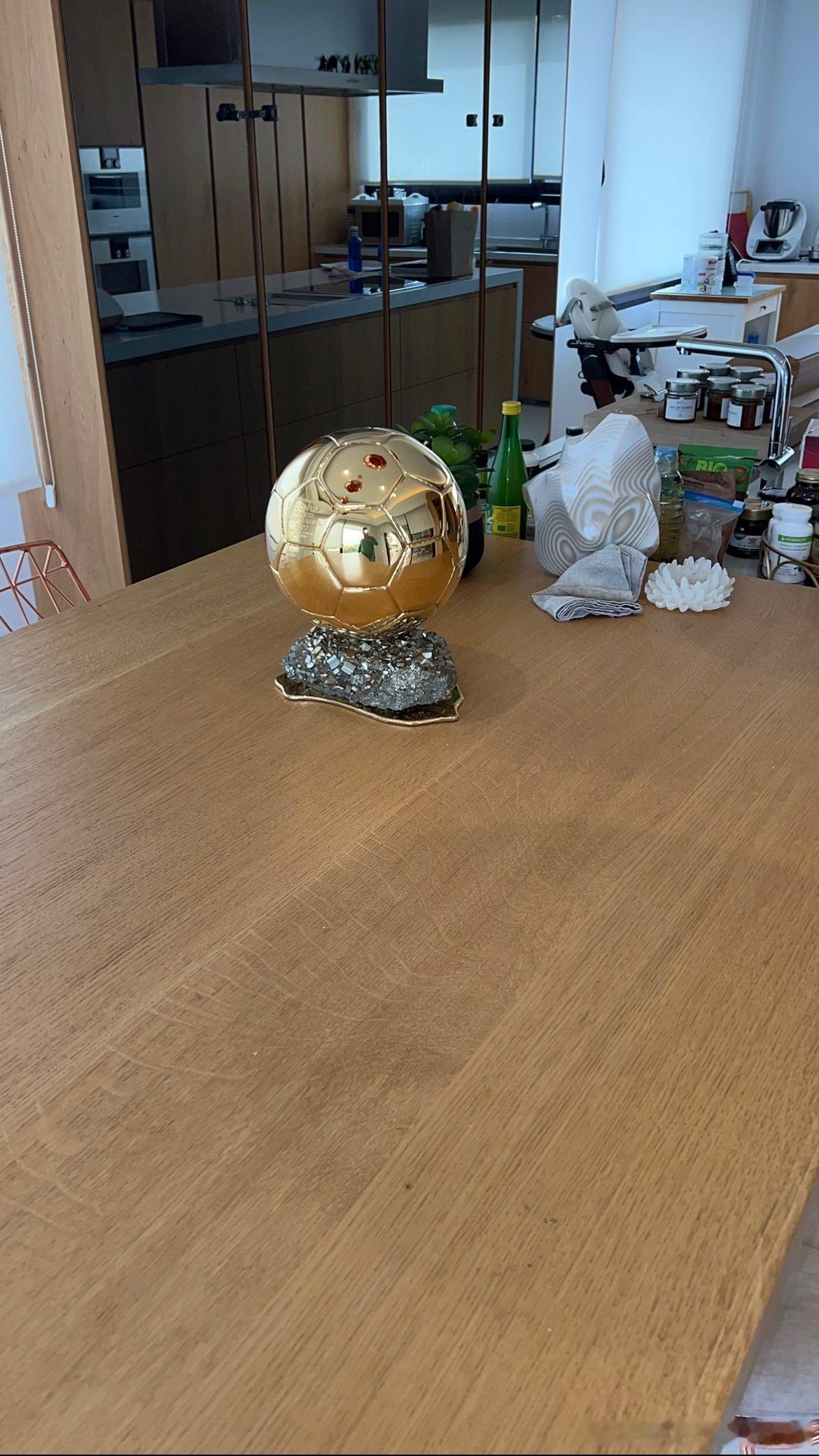 #皇马名宿# 本泽马: ​​​