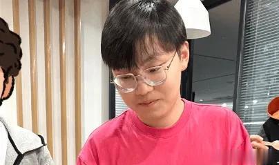 誓约发文道歉：对不起小野、对不起信任我的俱乐部和队友，原文如下：
想和所有跟这件