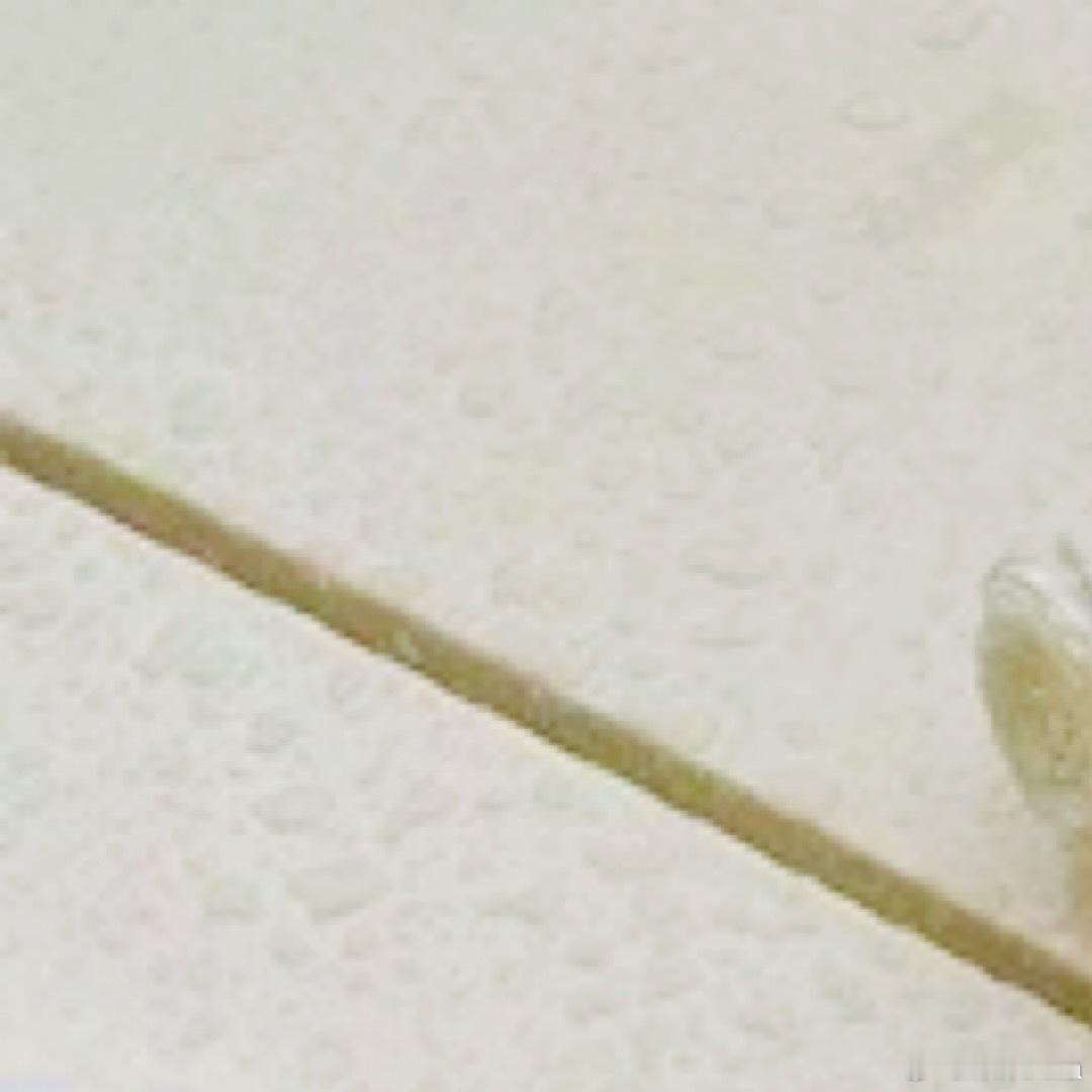 刚才，我在街上看到一位老人拎着重物，便上前帮忙。老人的笑容就是最好的回报。善意就
