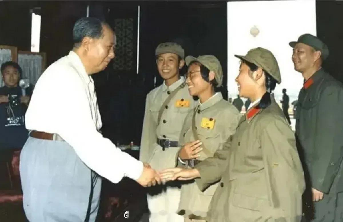 在1971年十月的一个日子里，主席与谢静宜展开了一次对话。主席对谢静宜表示：“你