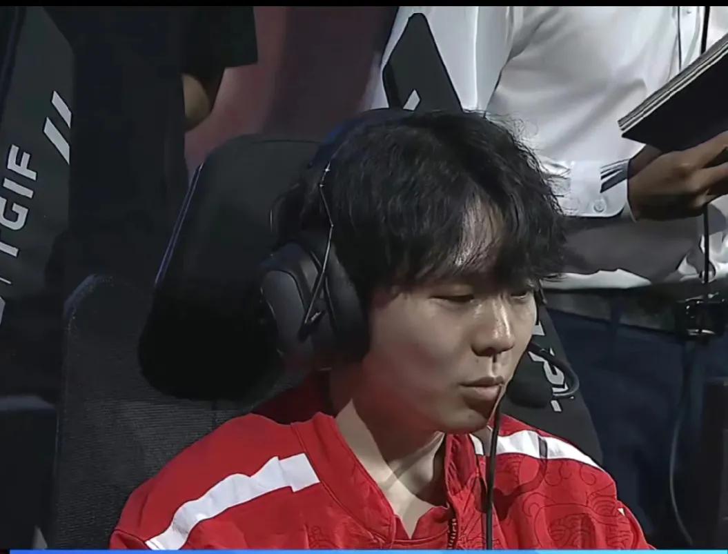 年少不知“左手”好，错把“肉鸡”当成宝

学圣＞宋圣，TES谁要去休整，
预测一