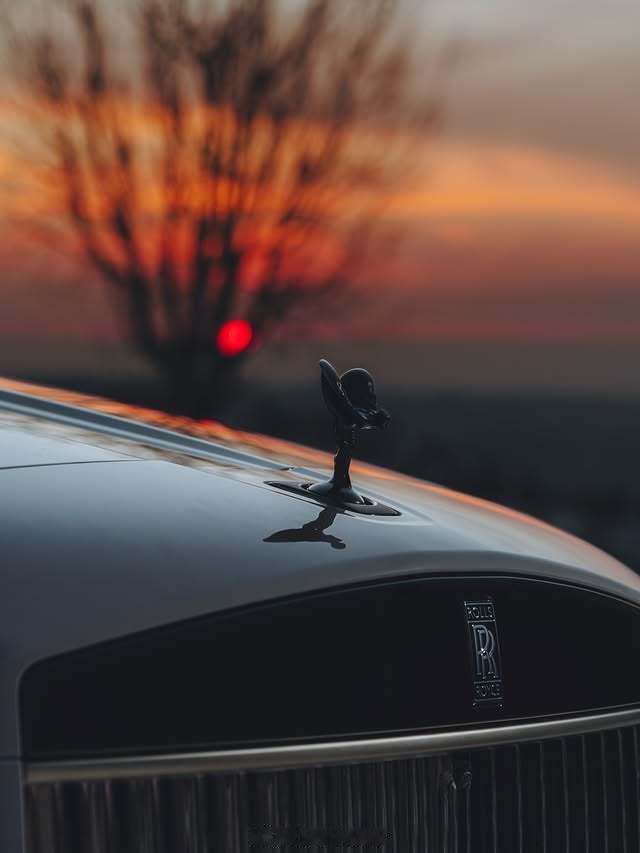 冬季日落时🌄劳斯莱斯库里南 