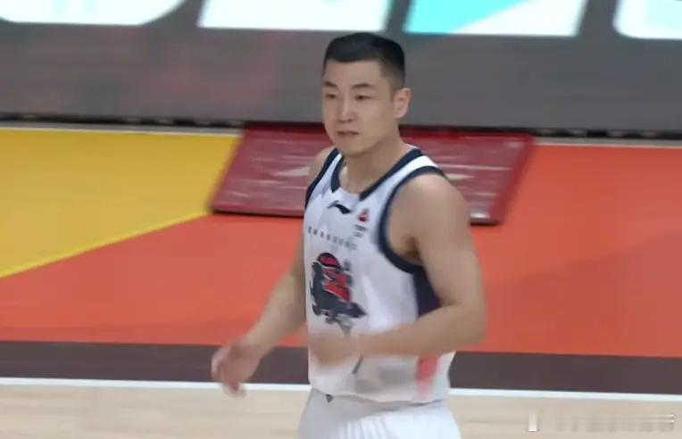 北京惜败山东无缘八强：杰曼35+9丢关键三分 高诗岩复出制胜5分北京时间12月7