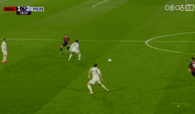 马奎尔哪里都好，就是航母掉头实在是有点难！
英超联赛第31轮曼联客场对阵伯恩茅斯