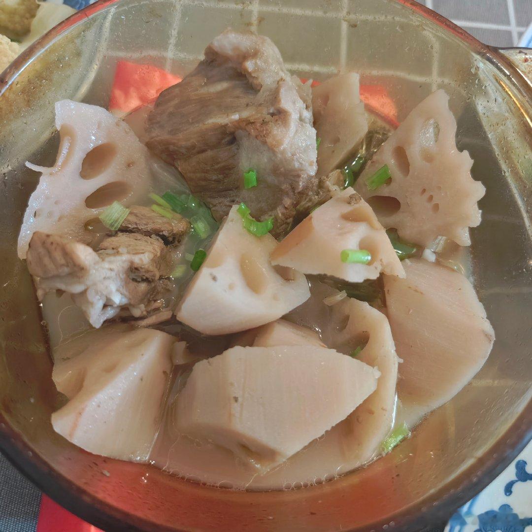 蹭饭。这一锅卤菜爽