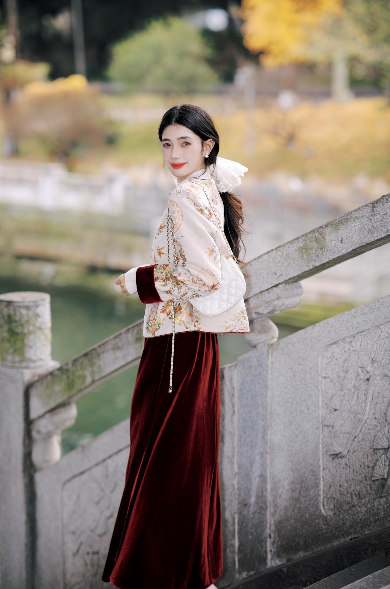 是妈妈喜欢的温柔闺秀呀～新中式 新中式穿搭 国风穿搭 显白穿搭
